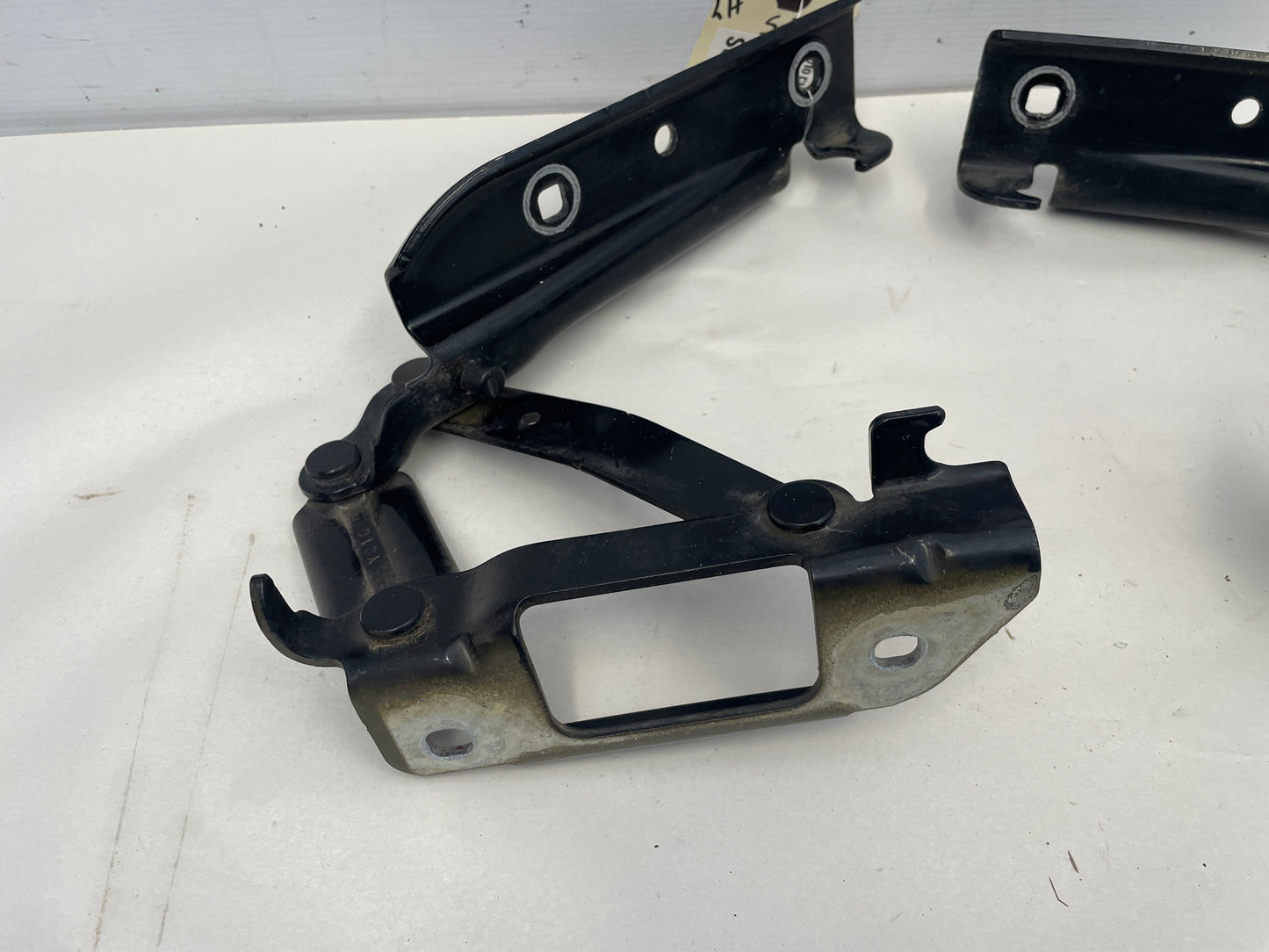 2010 Chevy Camaro SS RH & LH Hood Hinges OEM - Day's Parts Yard