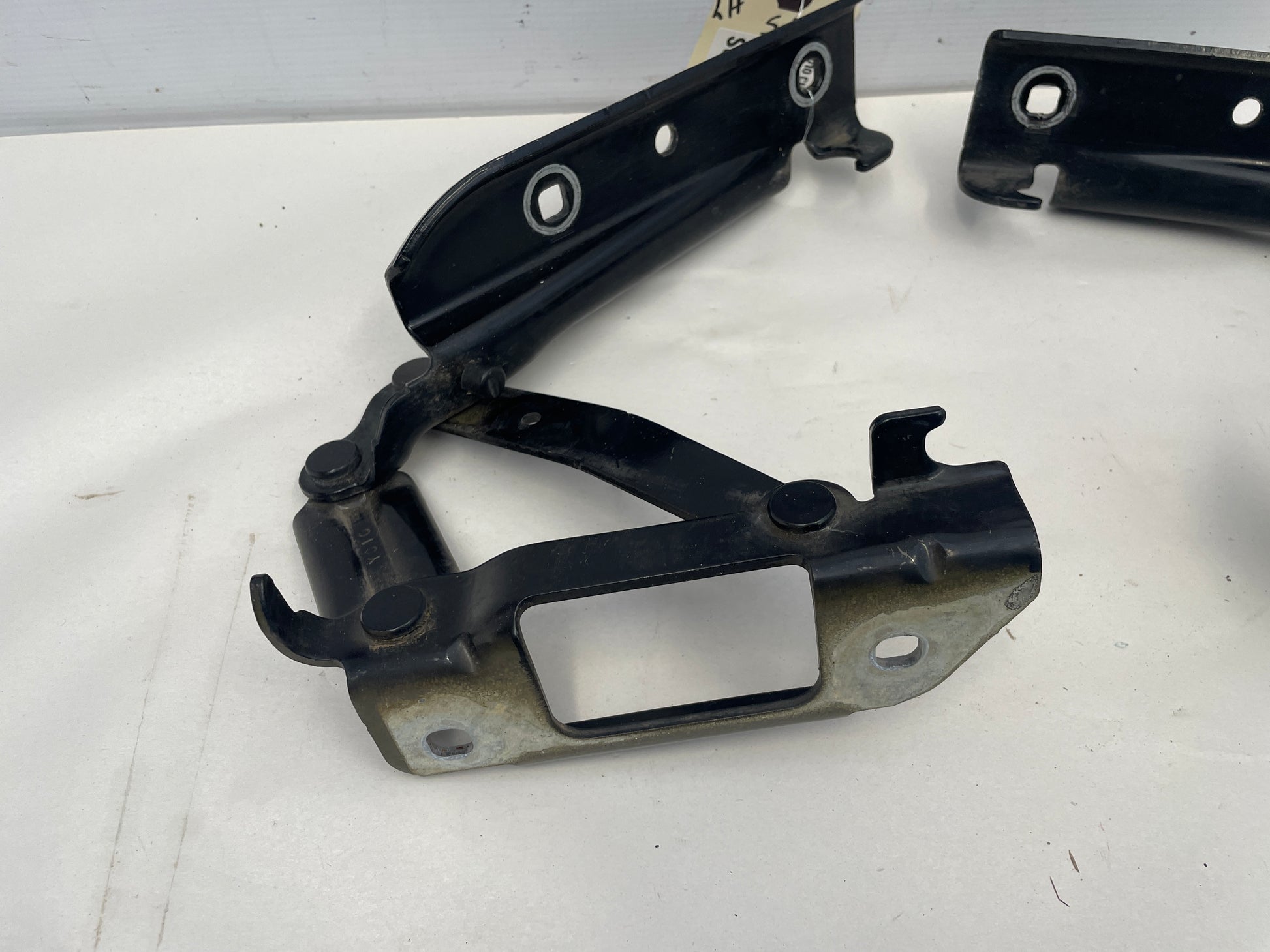 2010 Chevy Camaro SS RH & LH Hood Hinges OEM - Day's Parts Yard