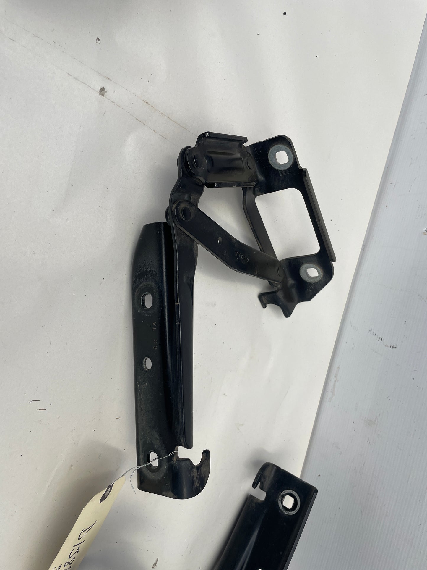 2010 Chevy Camaro SS RH & LH Hood Hinges OEM - Day's Parts Yard