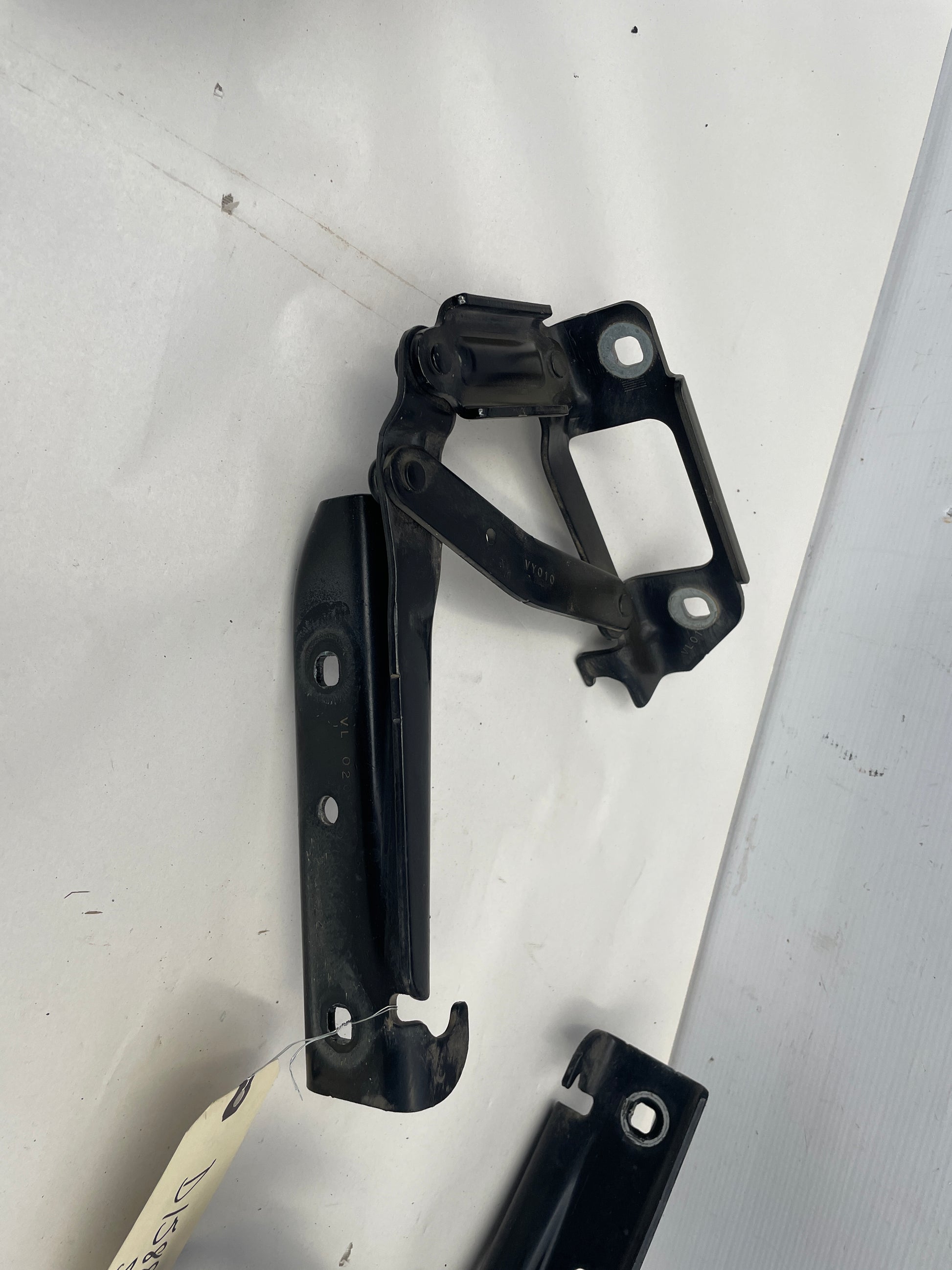 2010 Chevy Camaro SS RH & LH Hood Hinges OEM - Day's Parts Yard