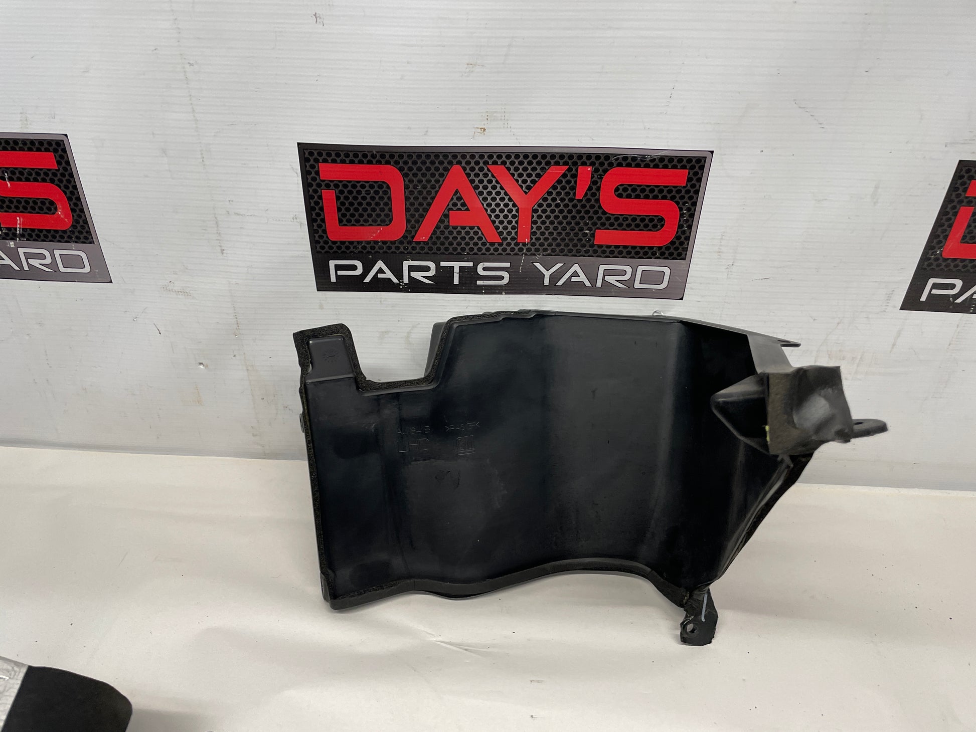 2014 Chevy SS Sedan Cabin Air Filter Heater Box Plastic Shroud Housing OEM - Day's Parts Yard