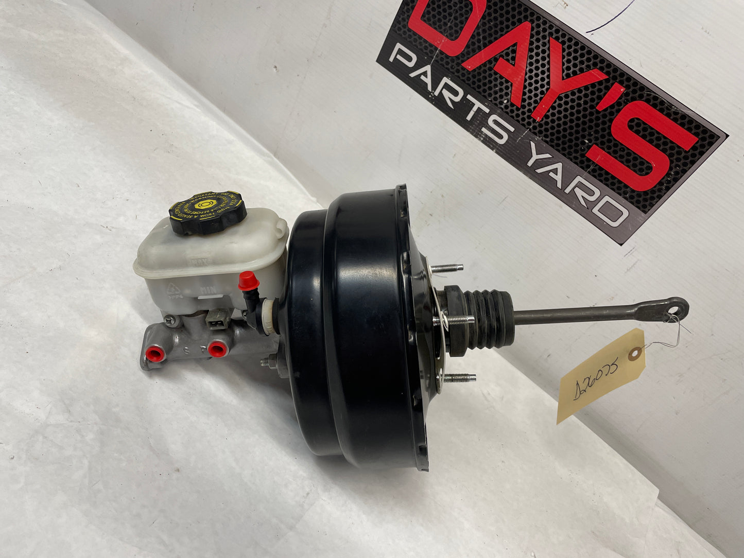 2005 Pontiac GTO Brake Master Cylinder and Reservoir OEM - Day's Parts Yard