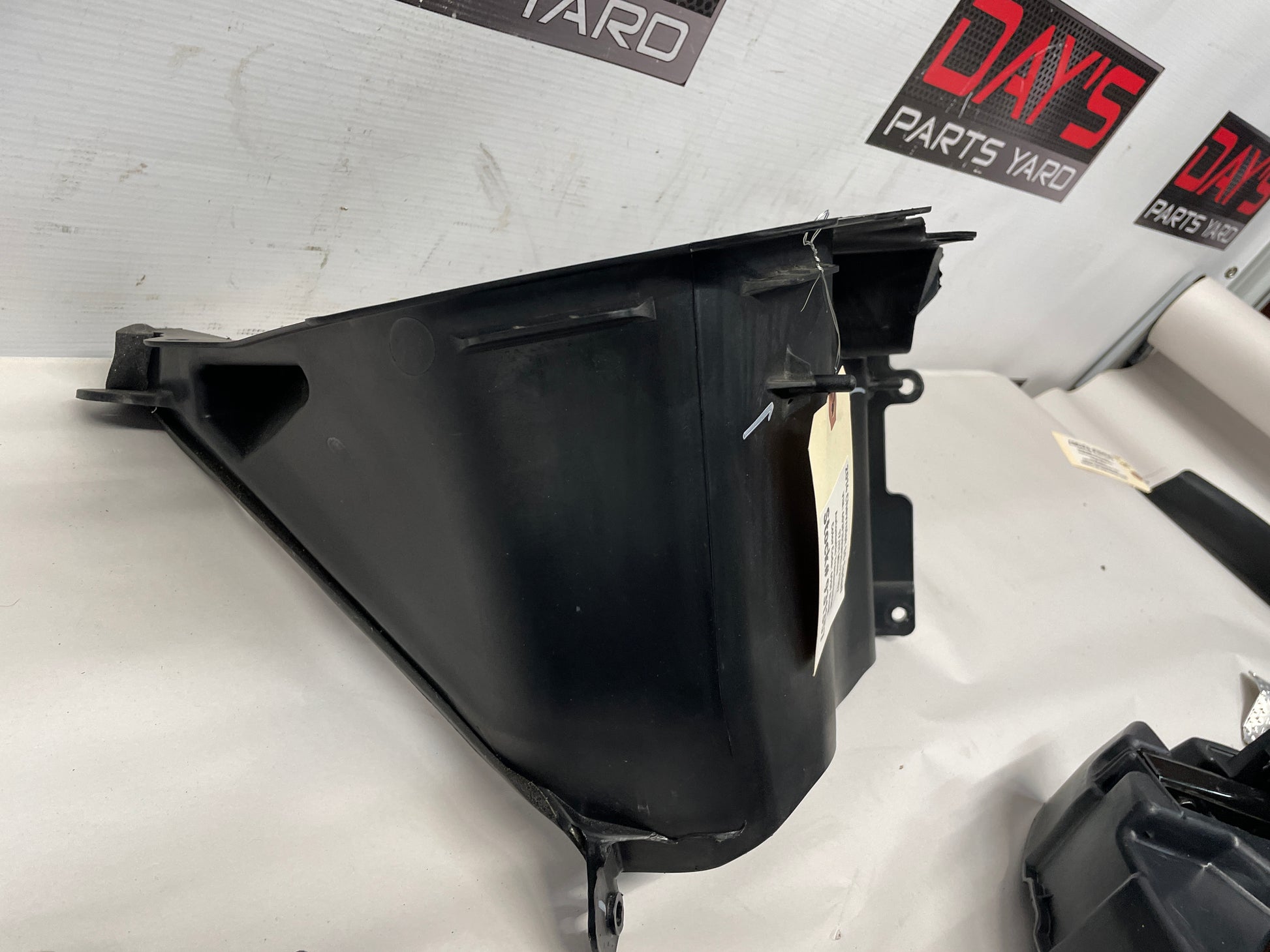 2014 Chevy SS Sedan Cabin Air Filter Heater Box Plastic Shroud Housing OEM - Day's Parts Yard