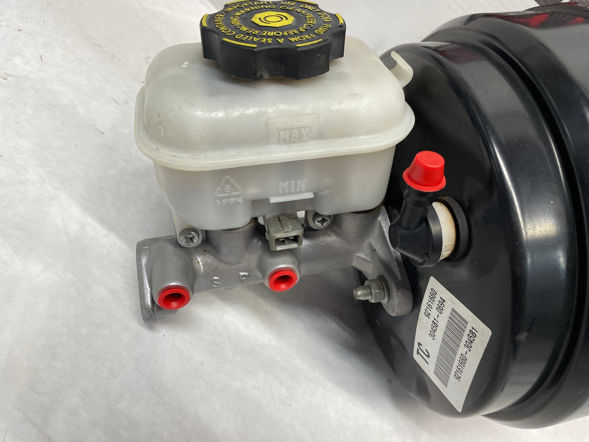 2005 Pontiac GTO Brake Master Cylinder and Reservoir OEM - Day's Parts Yard