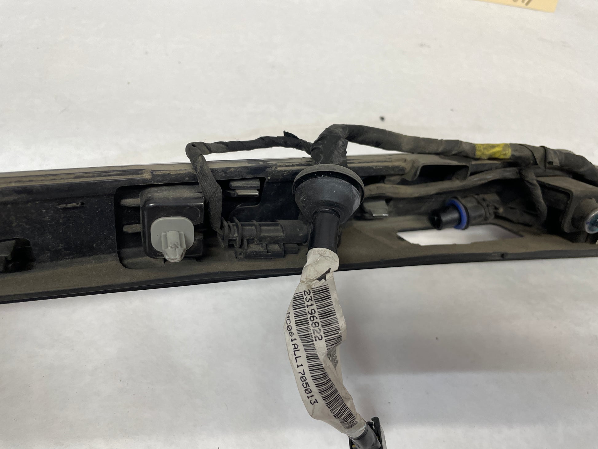 2017 Cadillac CTS-V Rear Spoiler w/ Integral 3rd Brake OEM - Day's Parts Yard