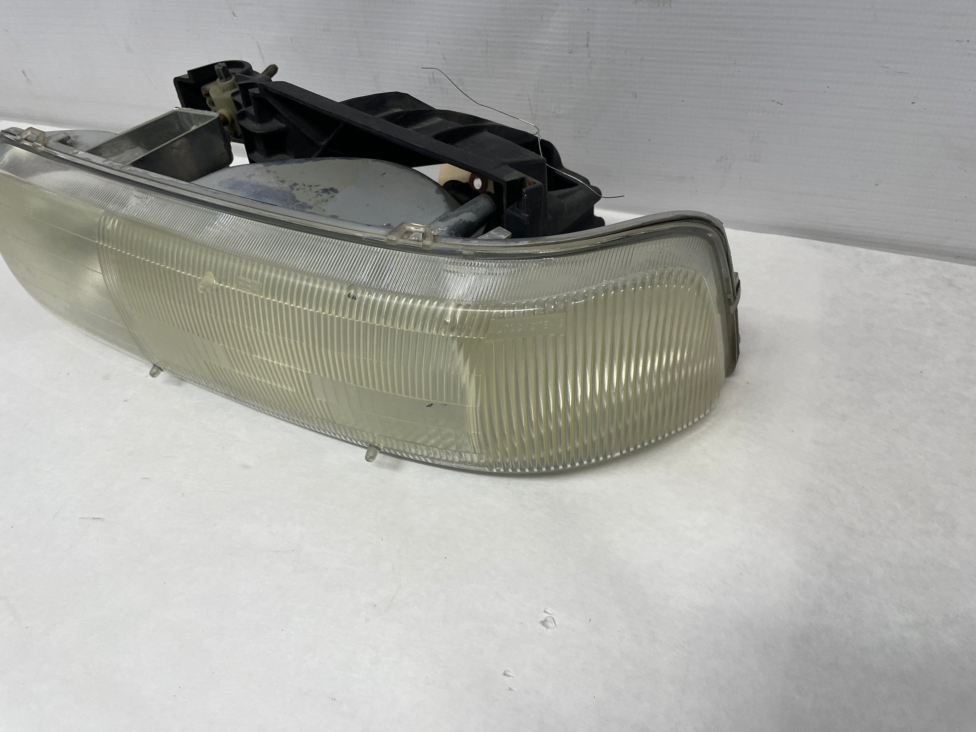 2003 Chevy Suburban LH Driver Upper Headlight Head Light Lamp OEM - Day's Parts Yard