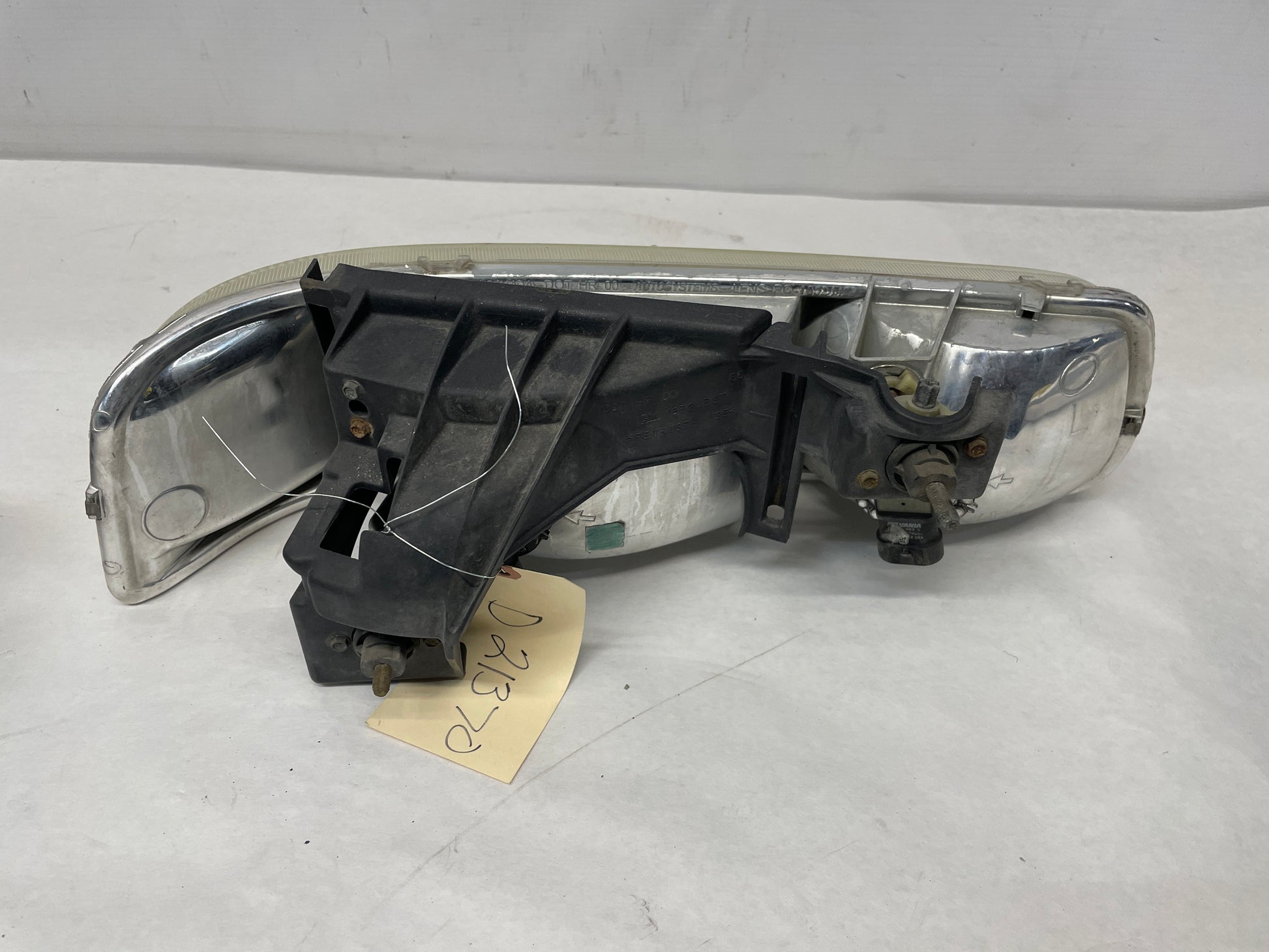 2003 Chevy Suburban LH Driver Upper Headlight Head Light Lamp OEM - Day's Parts Yard