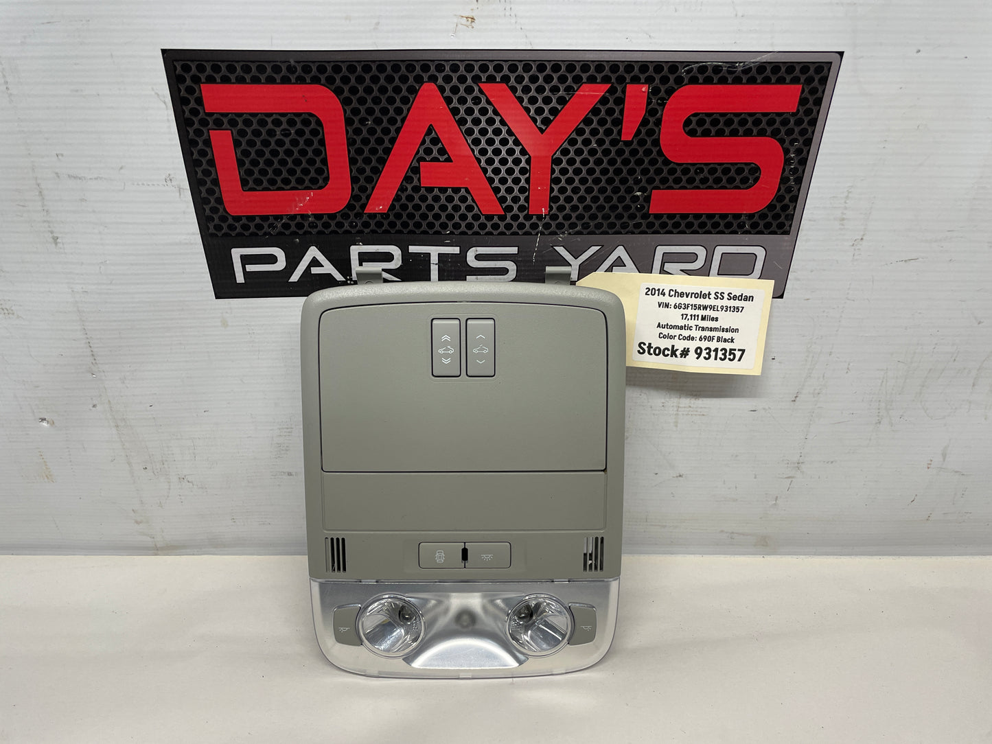 2014 Chevrolet SS Sedan Over Head Console Dome Light OEM - Day's Parts Yard