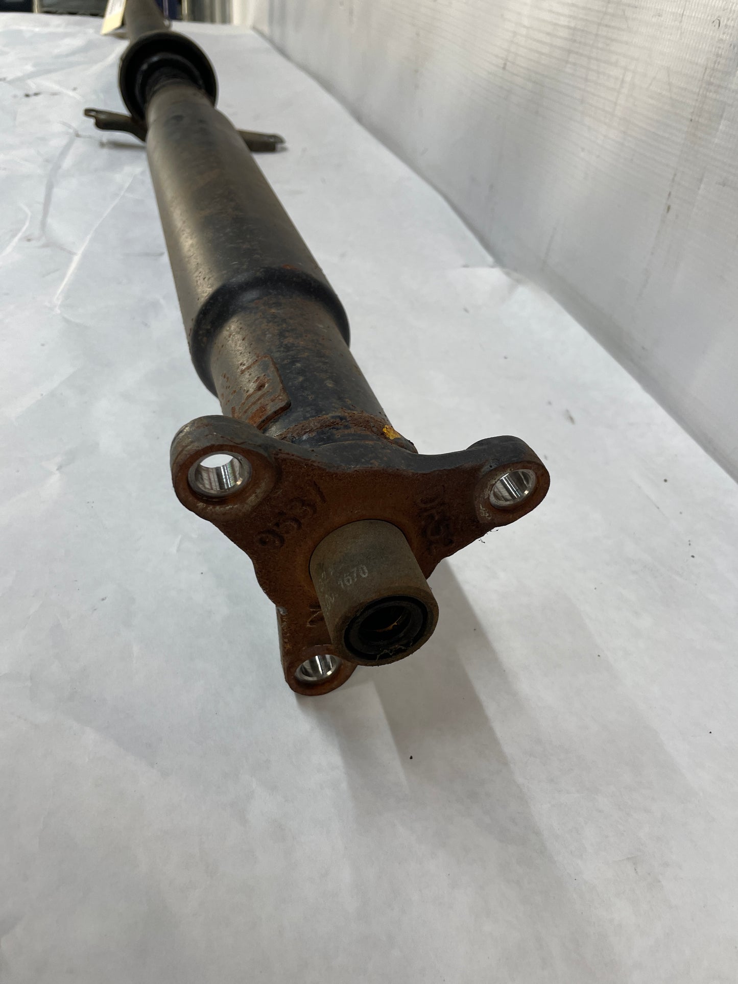2013 Chevy Caprice PPV Drive Shaft Driveshaft Driveline Propeller Shaft OEM - Day's Parts Yard