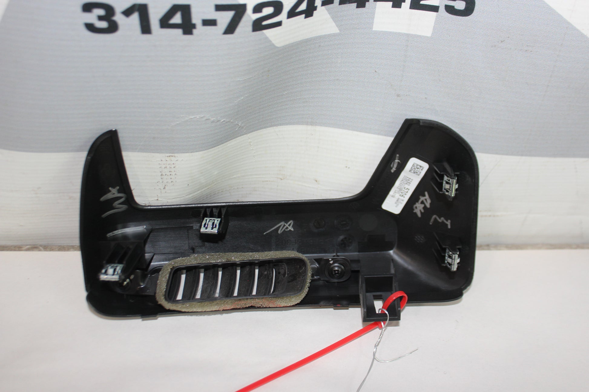 2014 GMC Sierra K1500 Denali RH Dash Trim Defrost Vent OEM - Day's Parts Yard