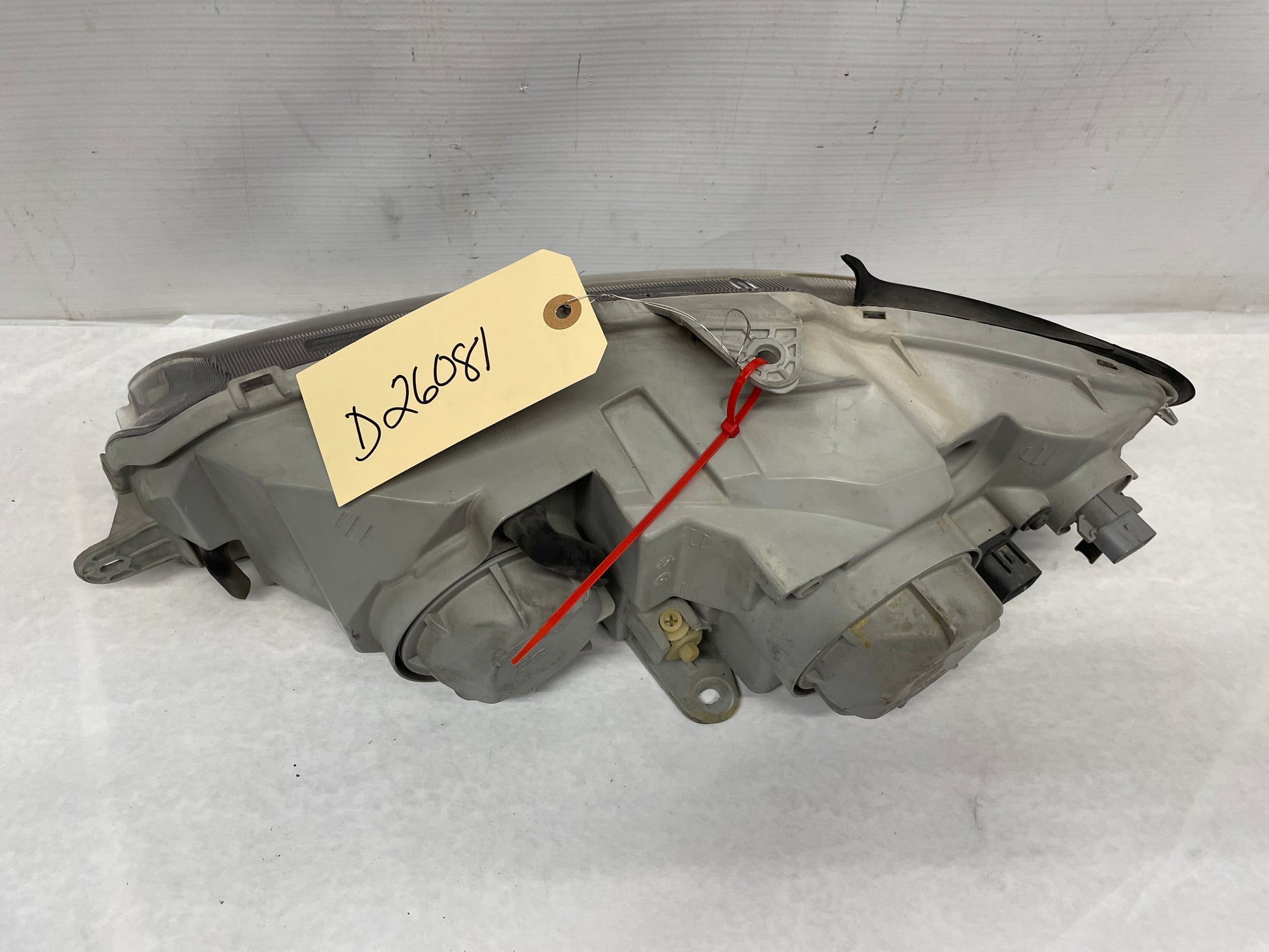 2005 Pontiac GTO RH Passenger Head Light Headlight Lamp OEM - Day's Parts Yard