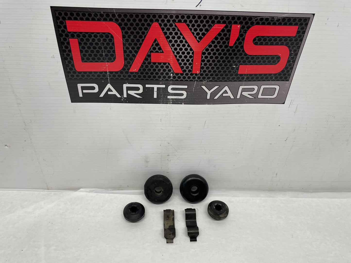 2005 Pontiac GT Radiator Rubber Bushings w/ Clips OEM - Day's Parts Yard