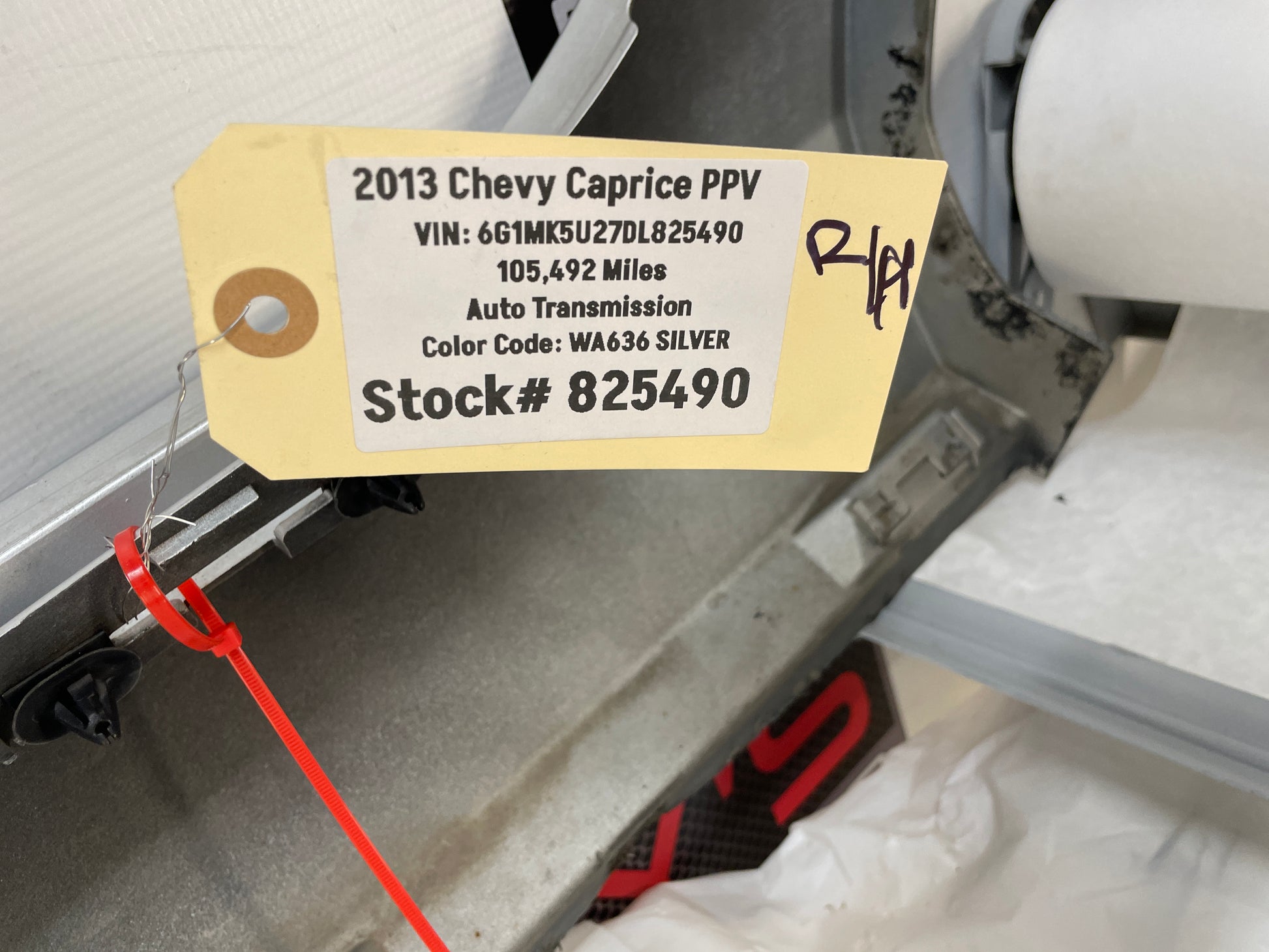 2013 Chevy Caprice PPV RH Passenger Rocker Molding Side Skirt Panel Trim Molding OEM - Day's Parts Yard