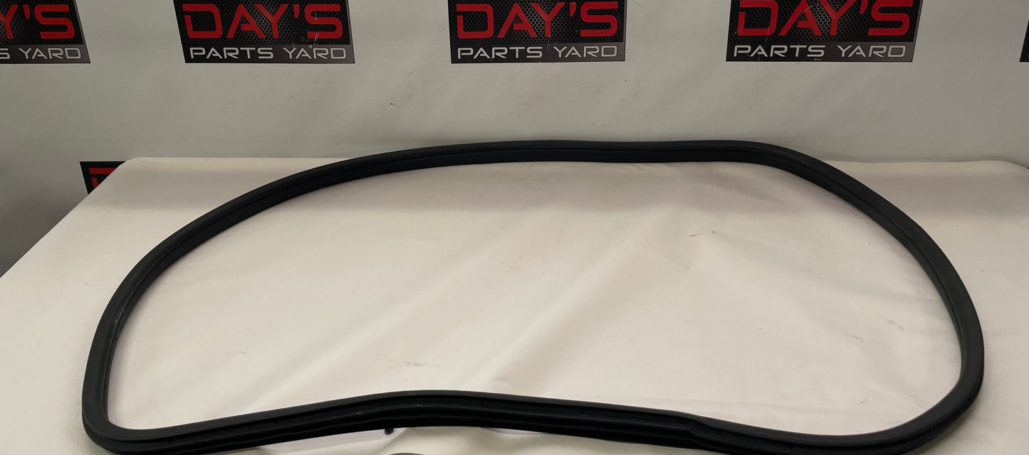 2015 Chevy SS Sedan Front RH Passenger Door Weather Strip Rubber Seal OEM - Day's Parts Yard
