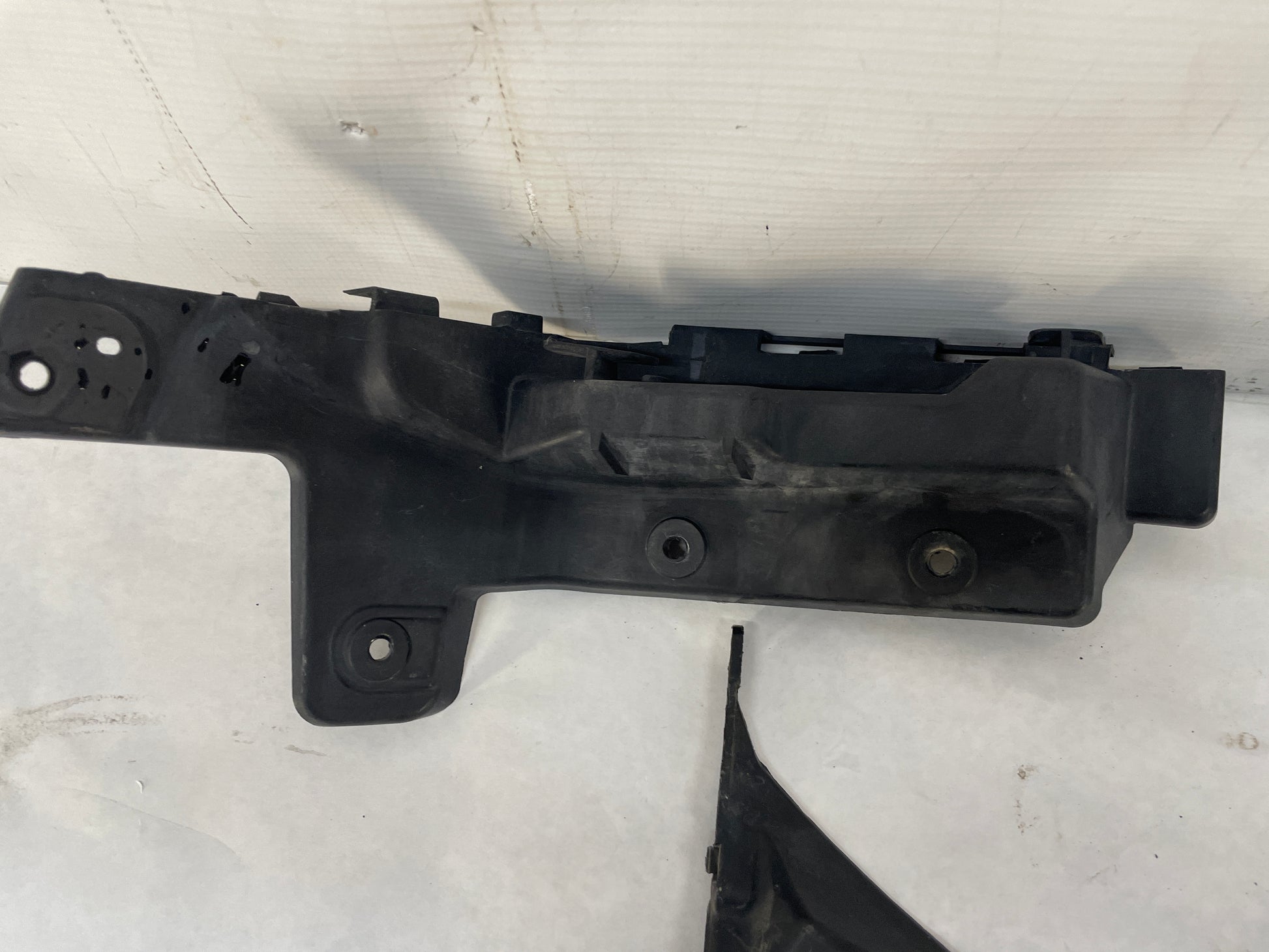 2013 Chevy Caprice PPV RH & LH Rear Bumper Guide Brackets Mounts OEM - Day's Parts Yard