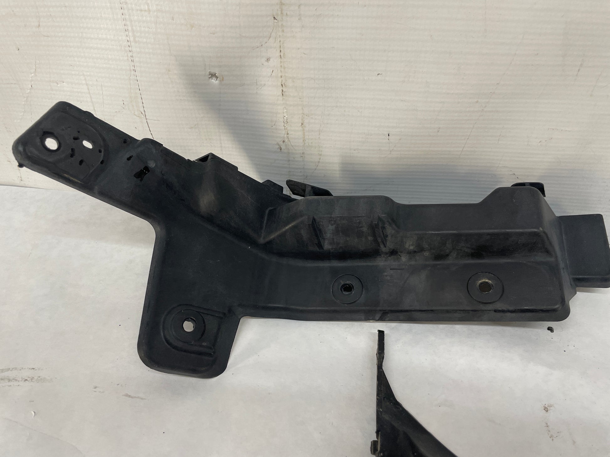 2013 Chevy Caprice PPV RH & LH Rear Bumper Guide Brackets Mounts OEM - Day's Parts Yard