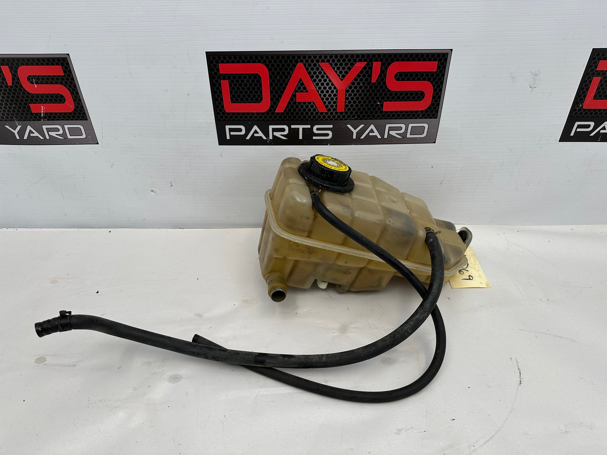 2004 Pontiac GTO Coolant Over Flow Tank Reservoir w/ Hoses OEM - Day's Parts Yard