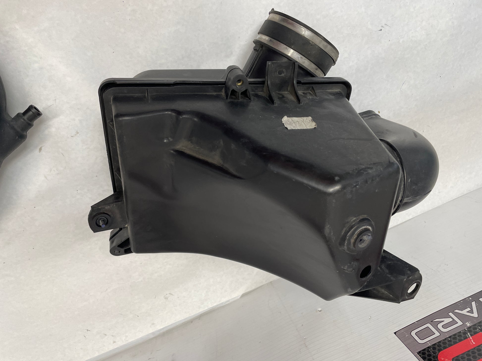 2005 Pontiac GTO Factory OEM Intake Air Box Assembly - Day's Parts Yard