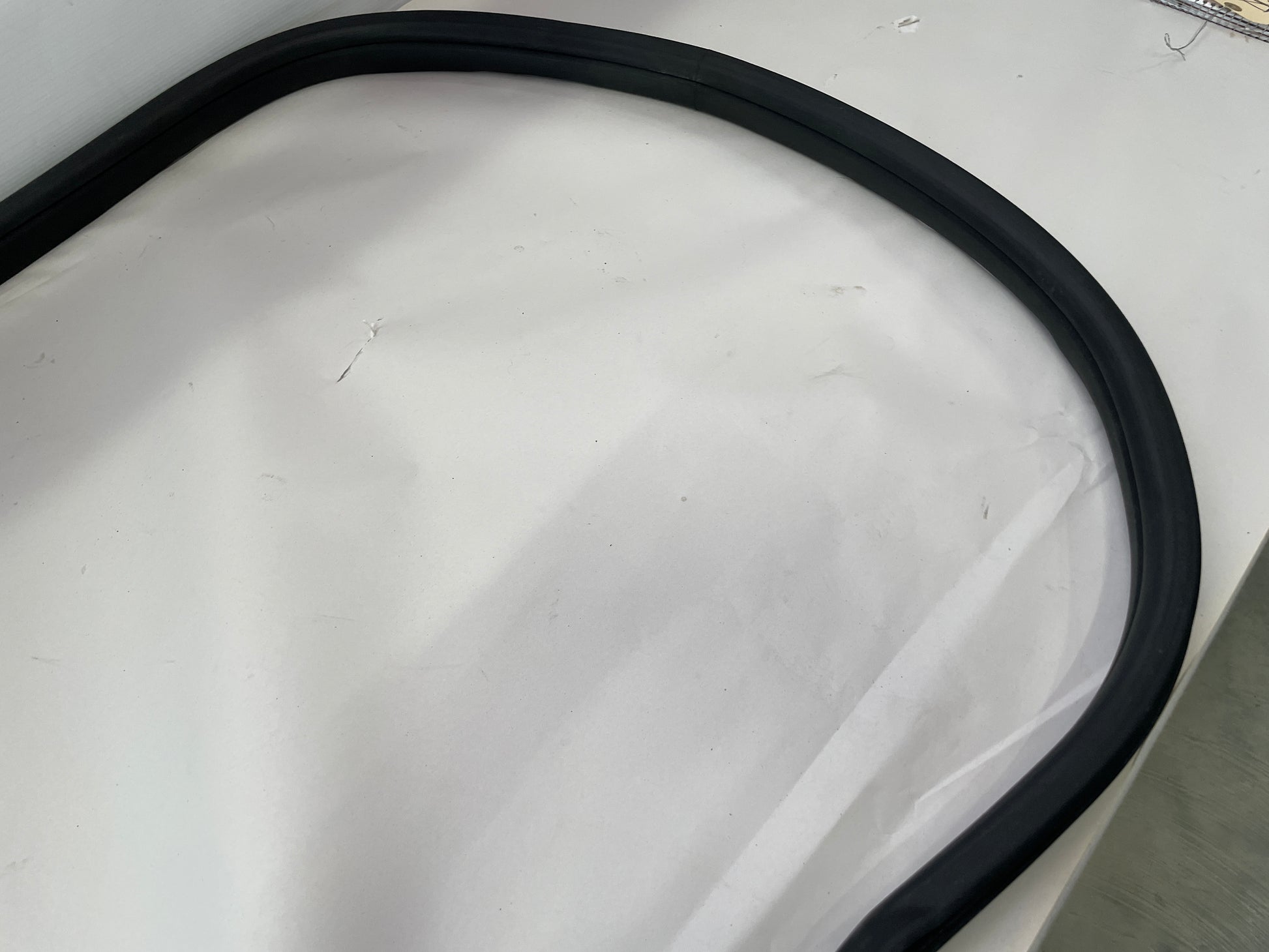 2015 Chevy SS Sedan Front RH Passenger Door Weather Strip Rubber Seal OEM - Day's Parts Yard