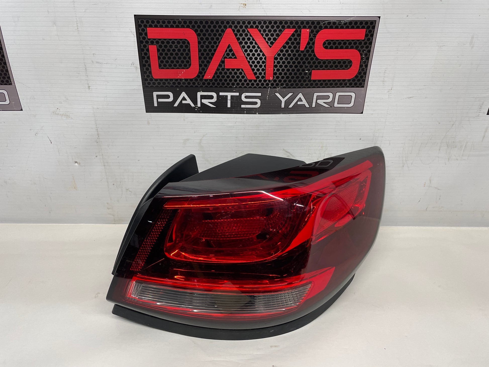 2014 Chevy SS Sedan RH Passenger Brake Taillight Tail Light Lamp OEM - Day's Parts Yard