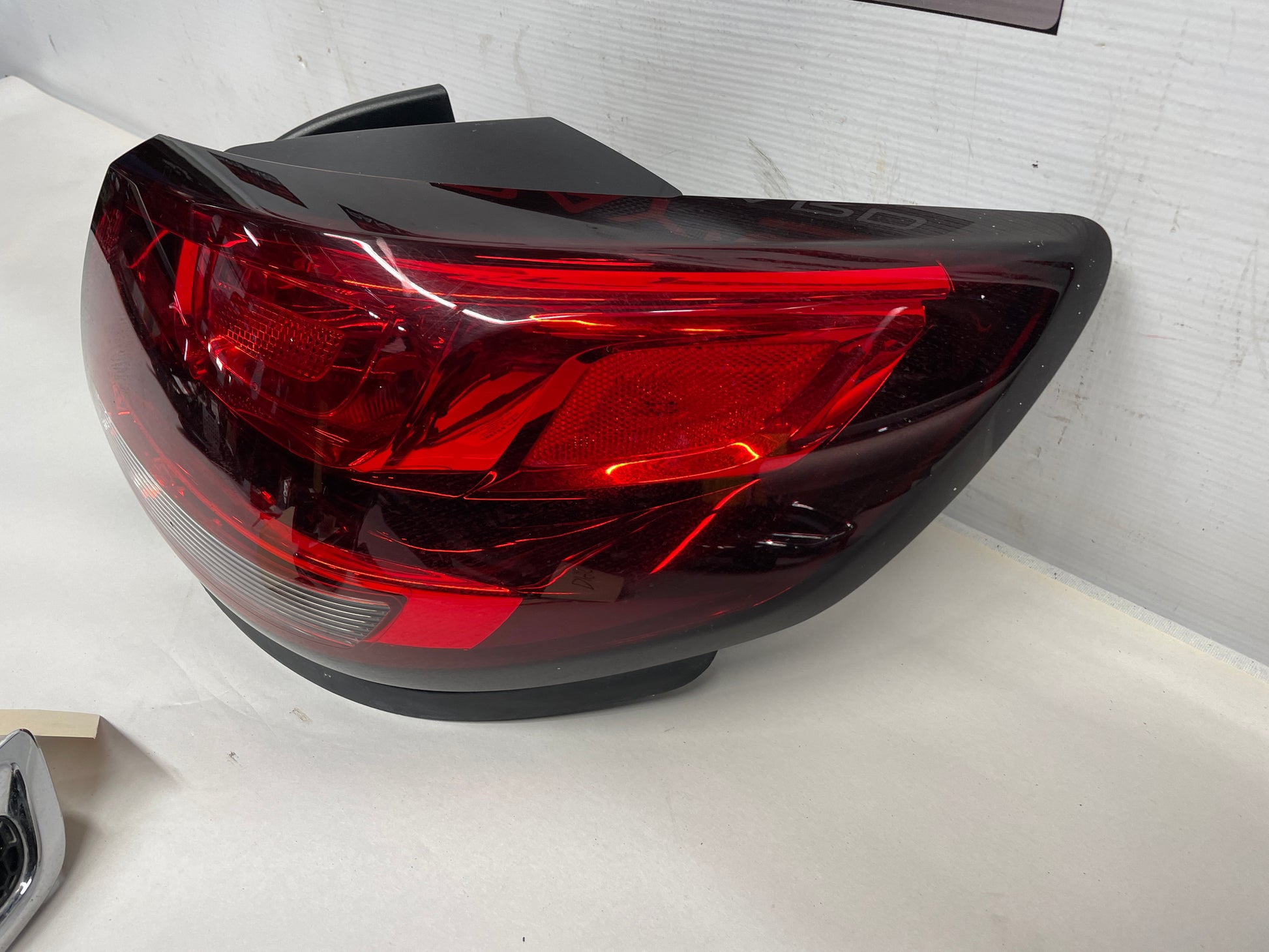 2014 Chevy SS Sedan RH Passenger Brake Taillight Tail Light Lamp OEM - Day's Parts Yard