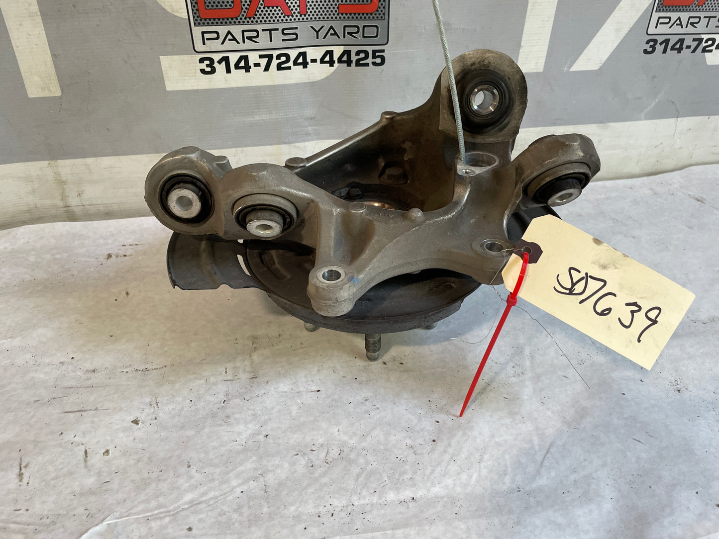 2019 Chevy Camaro SS Rear RH Passenger Spindle Hub Knuckle OEM