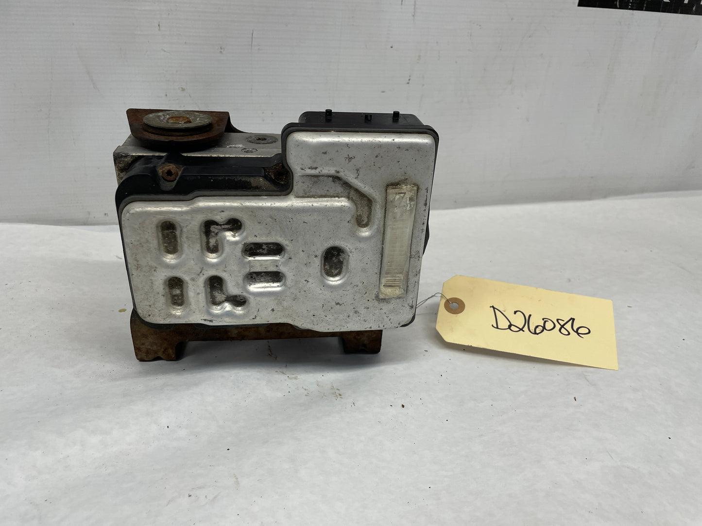 2005 Chevy Avalanche ABS Anti lock Brake Pump Assembly OEM - Day's Parts Yard