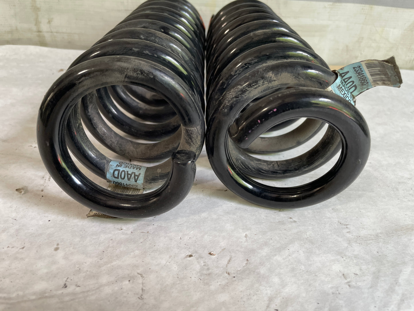 2019 Chevy Camaro SS Rear RH & LH Coil Springs Set OEM