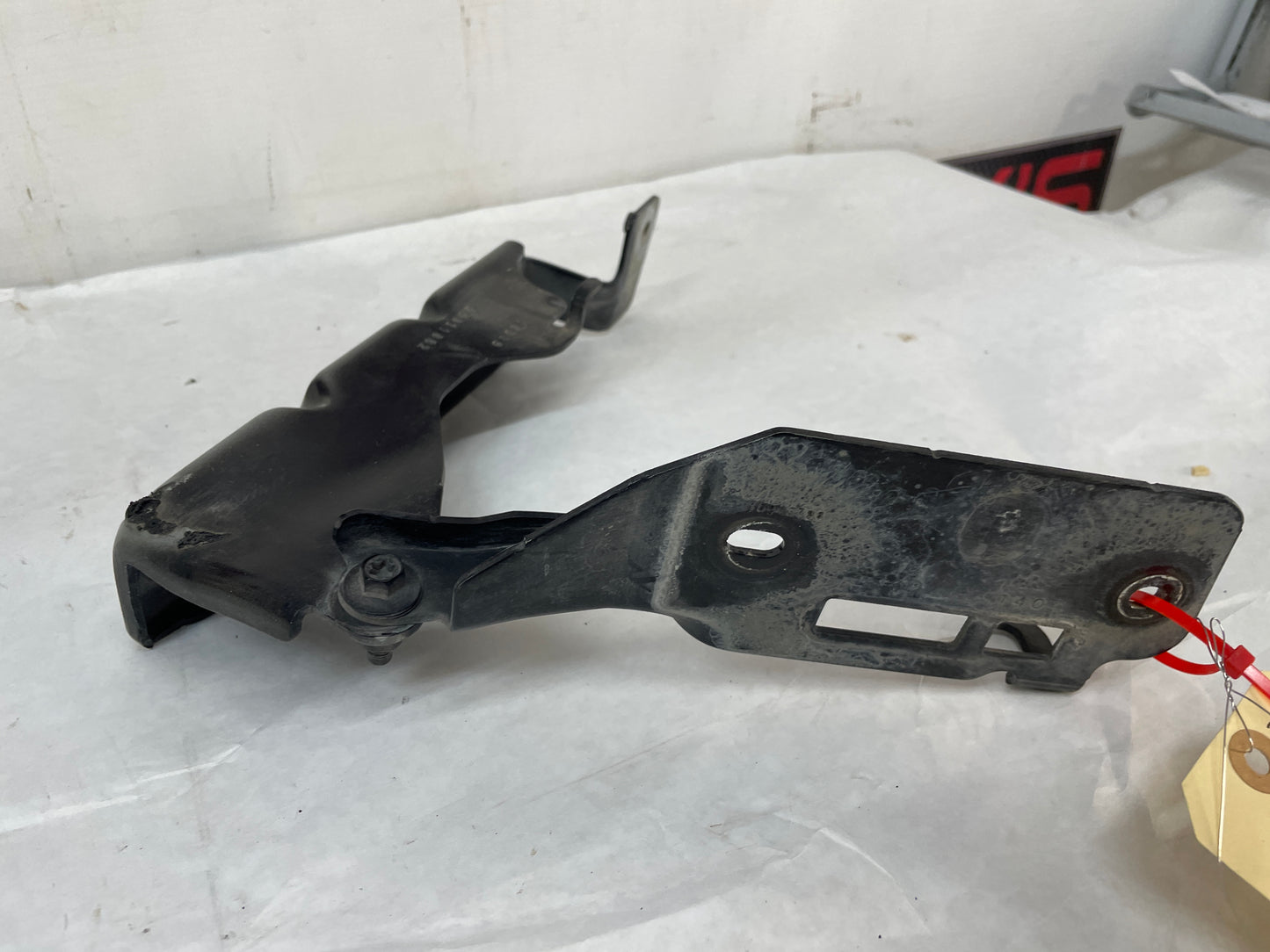 2010 Cadillac CTS-V Sedan RH & LH Hood Hinges OEM