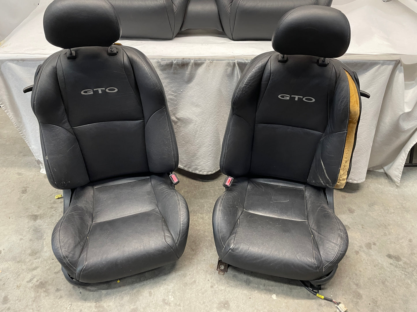 2006 Pontiac GTO Seats Fronts and Rears Black Leather OEM