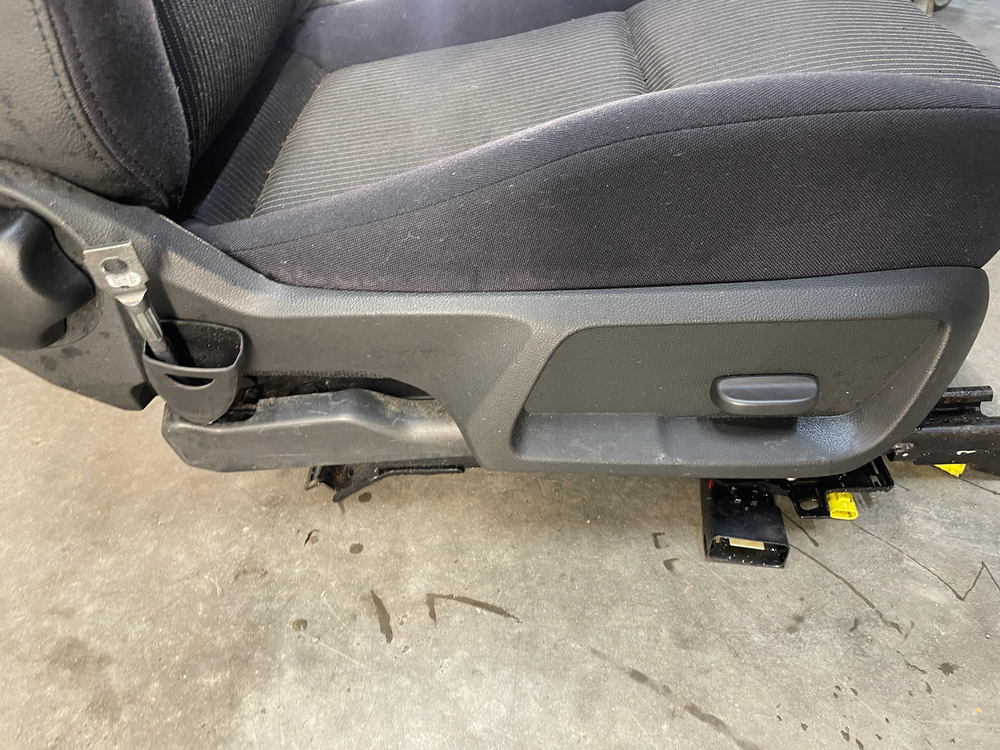 2013 Chevy Caprice PPV RH Passenger Front Seat Cloth OEM - Day's Parts Yard