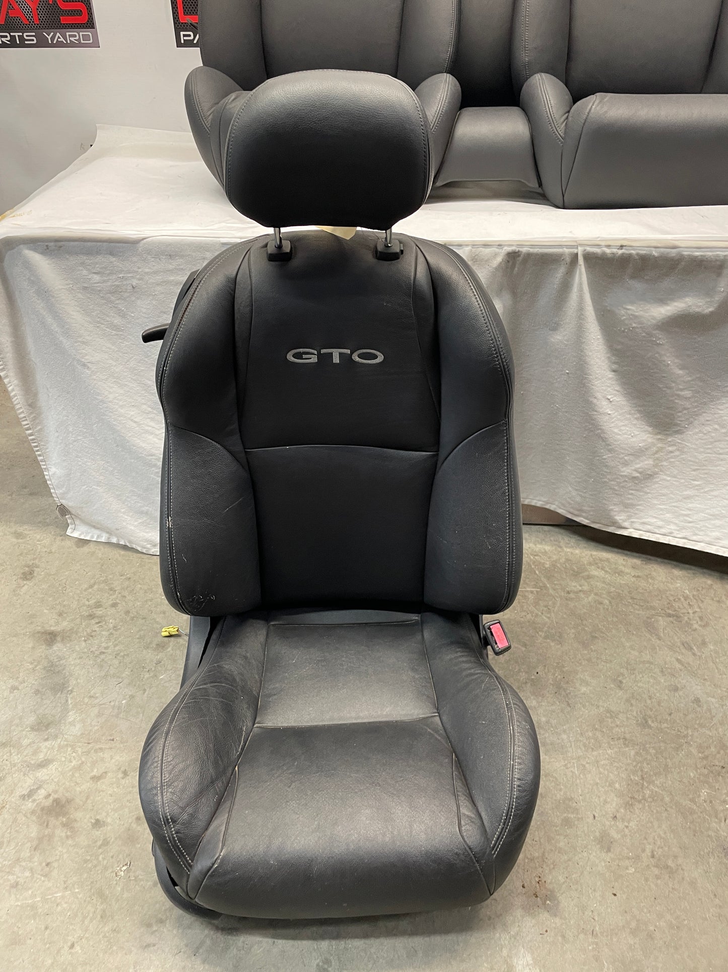 2006 Pontiac GTO Seats Fronts and Rears Black Leather OEM
