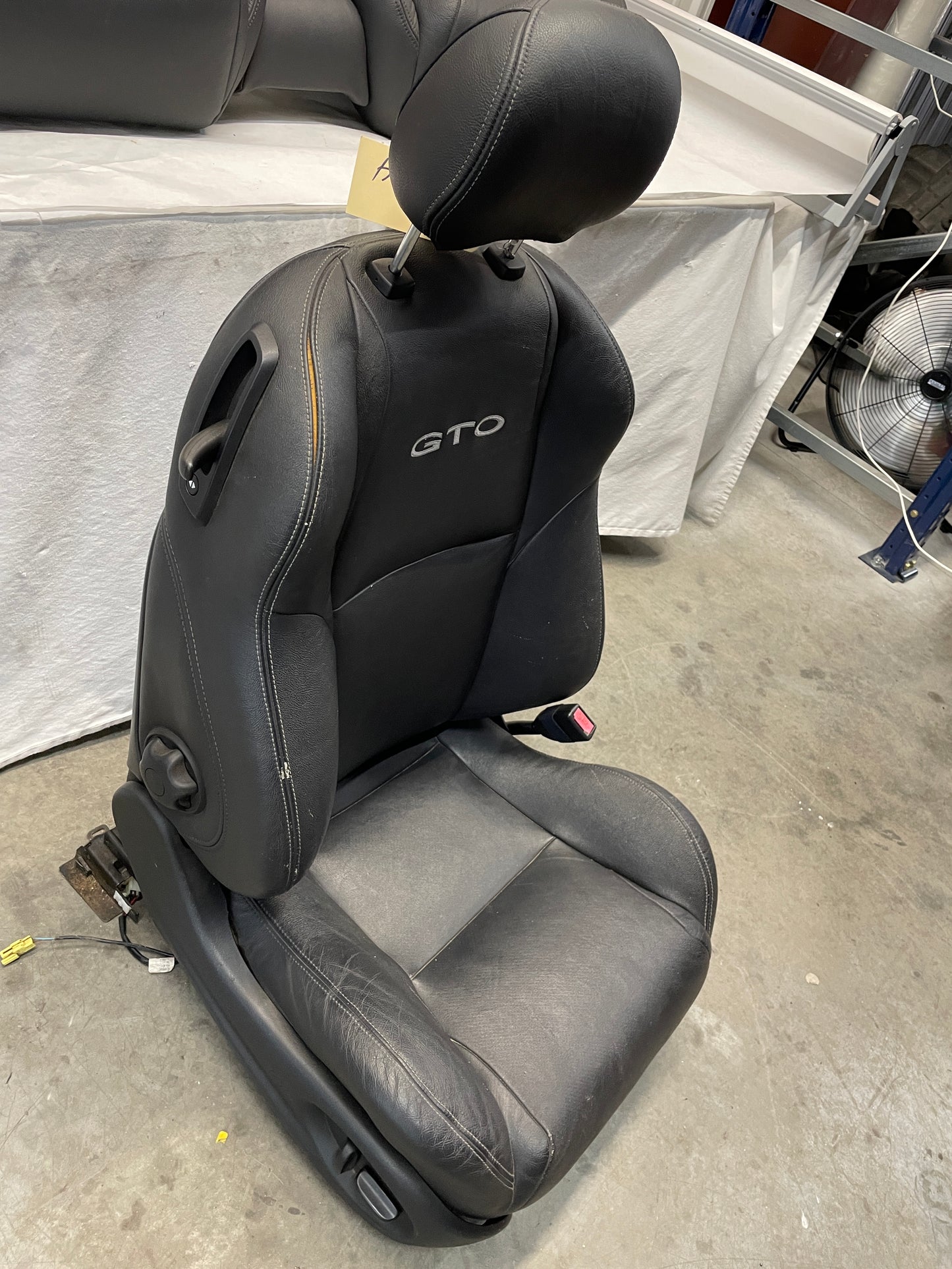 2006 Pontiac GTO Seats Fronts and Rears Black Leather OEM