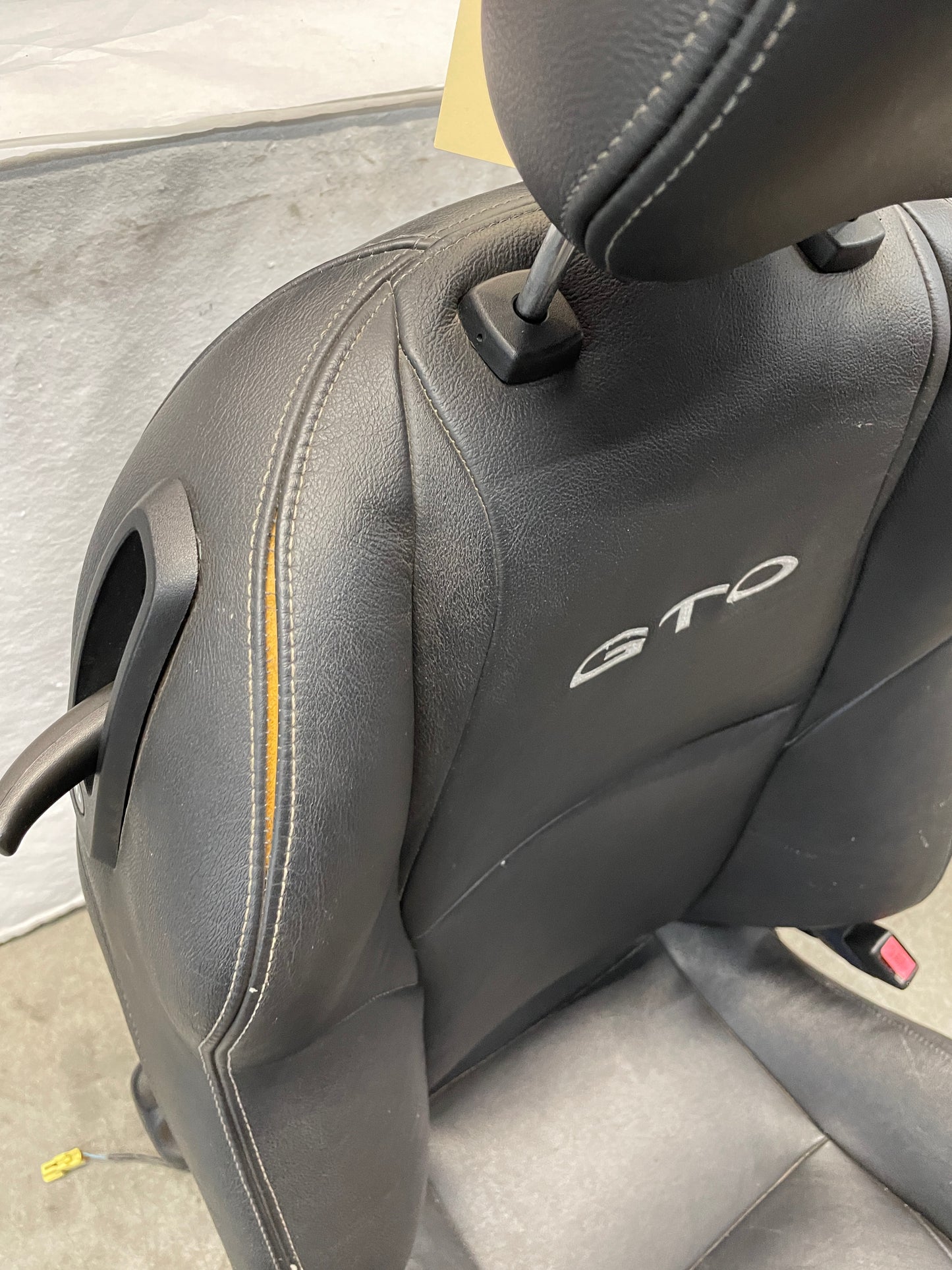 2006 Pontiac GTO Seats Fronts and Rears Black Leather OEM