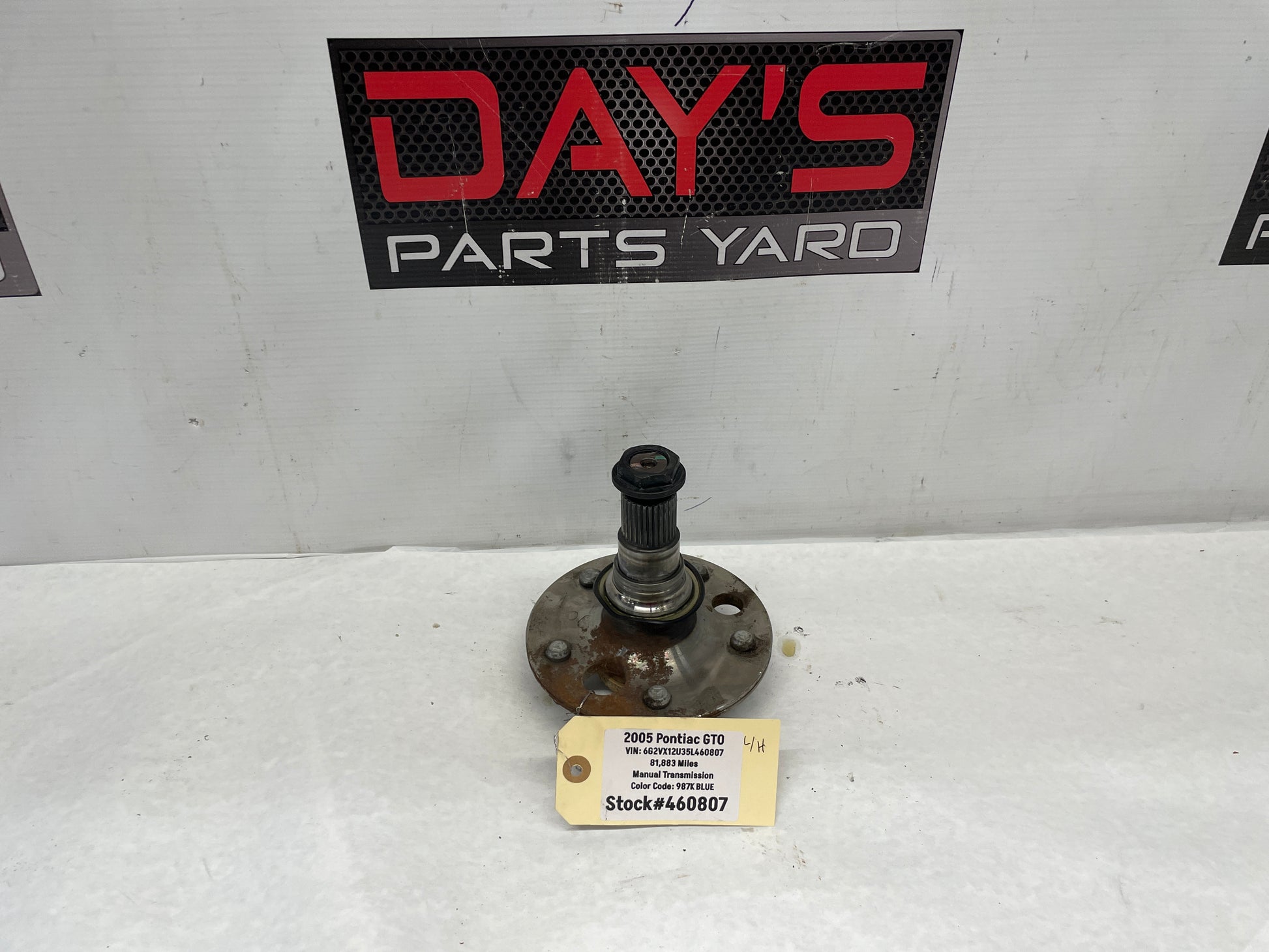 2005 Pontiac GTO LH Driver CV Axle Spindle Knuckle Wheel Hub OEM - Day's Parts Yard