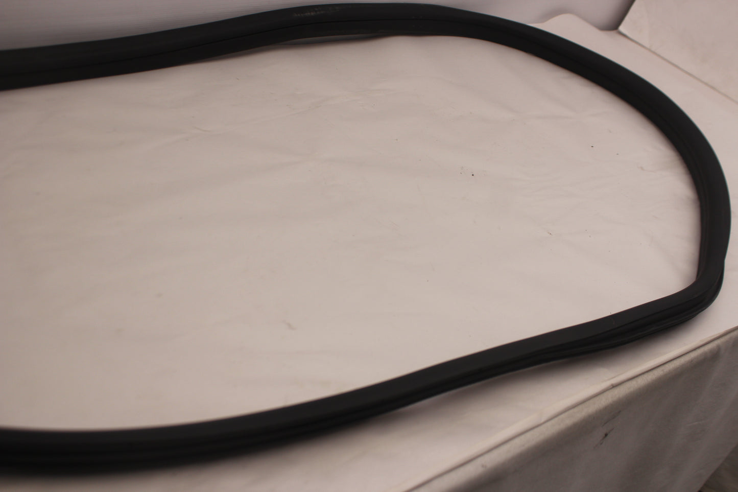2009 Pontiac G8 GT LH Driver Rear Door Weather Strip Rubber Seal