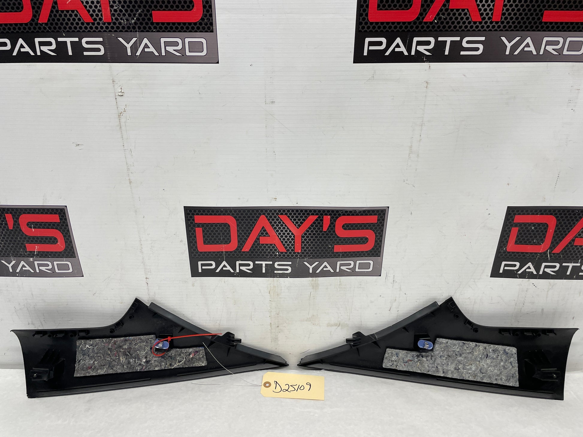 2013 Chevy Camaro ZL1 RH & LH  RH & LH Interior C Pillar Quarter Trim OEM - Day's Parts Yard