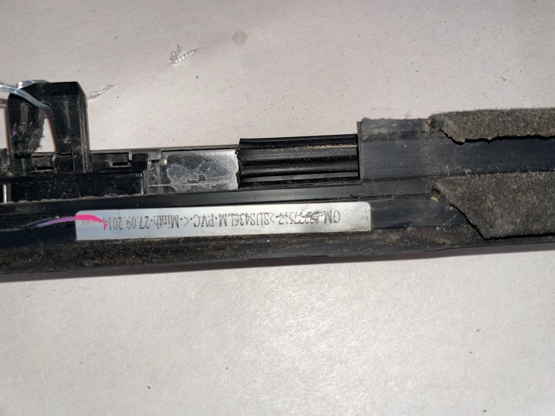 2015 Chevy SS Sedan RH Passenger Rear Window Belt Molding OEM - Day's Parts Yard