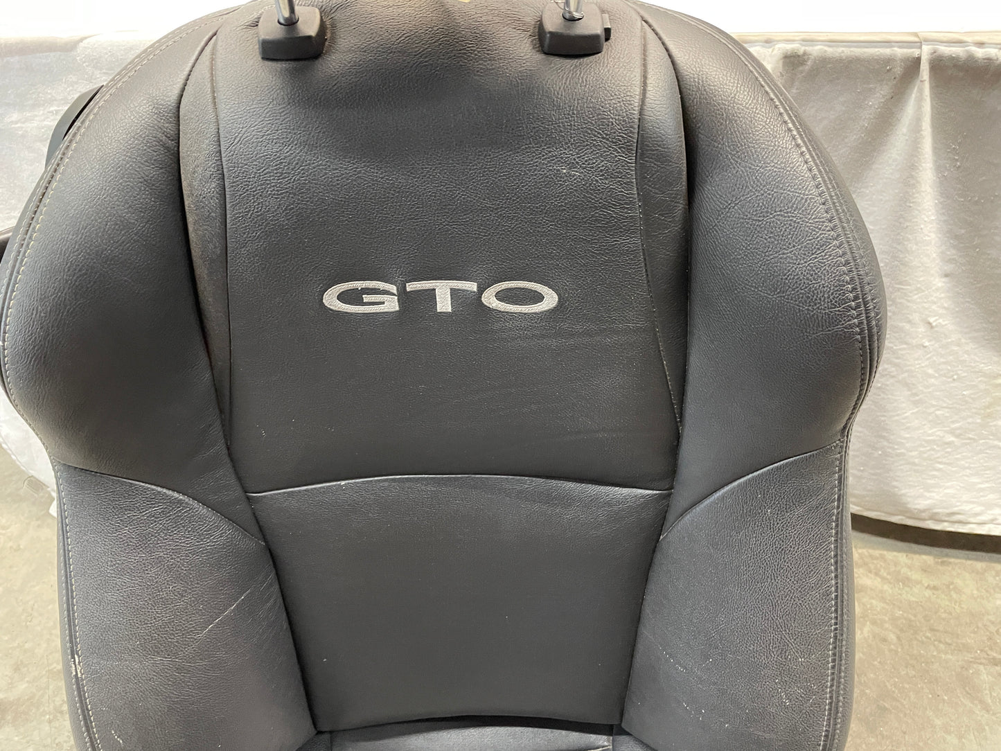 2006 Pontiac GTO Seats Fronts and Rears Black Leather OEM