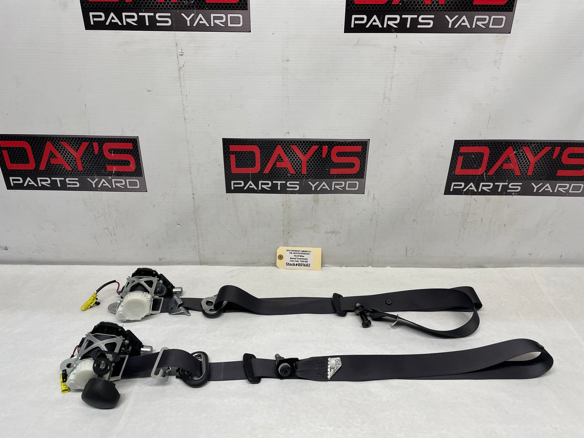 2013 Chevy Camaro ZL1 RH & LH Front Seat Belts Seatbelts Retractors OEM - Day's Parts Yard