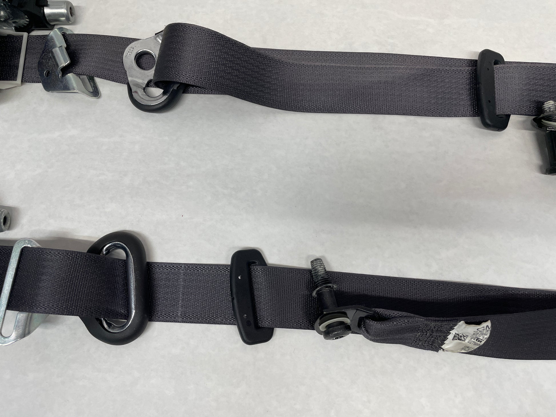 2013 Chevy Camaro ZL1 RH & LH Front Seat Belts Seatbelts Retractors OEM - Day's Parts Yard