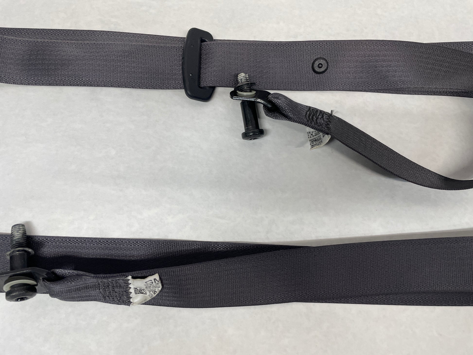 2013 Chevy Camaro ZL1 RH & LH Front Seat Belts Seatbelts Retractors OEM - Day's Parts Yard