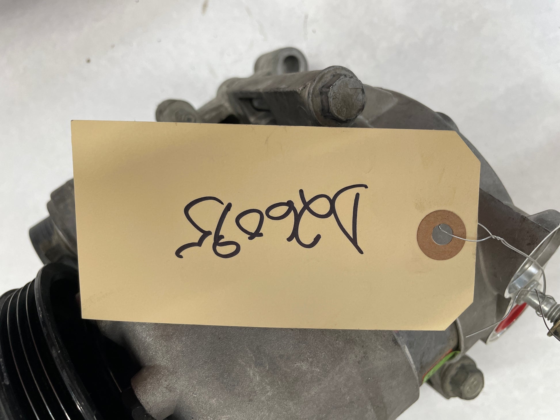 2005 Pontiac GTO AC Air Conditioner Compressor w/ Bracket OEM - Day's Parts Yard