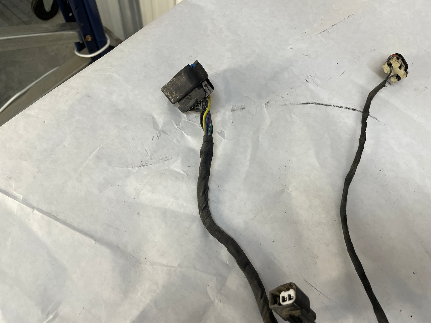 2010 Cadillac CTS-V Sedan Front Core Support Head Light Lamp Wire Wiring Harness OEM