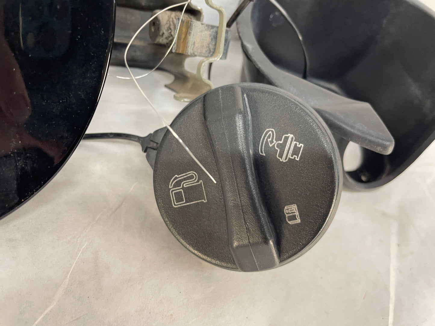 2010 Cadillac CTS-V Sedan Fuel Gas Lid Tank Door Cover w/ Cap Black OEM