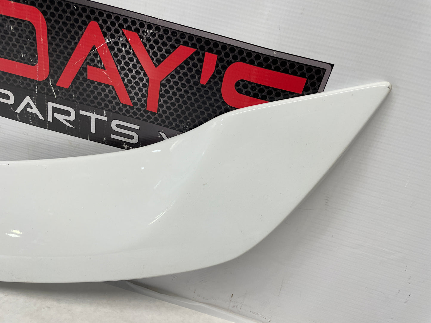 2014 Chevy Camaro ZL1 Convertible Trunk Deck Lid Spoiler Wing White OEM