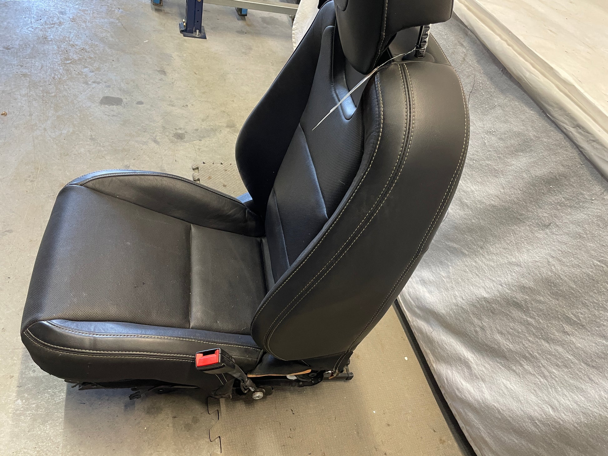 2011 Chevy Camaro 2SS RH Passenger Front Seat Black Leather OEM - Day's Parts Yard