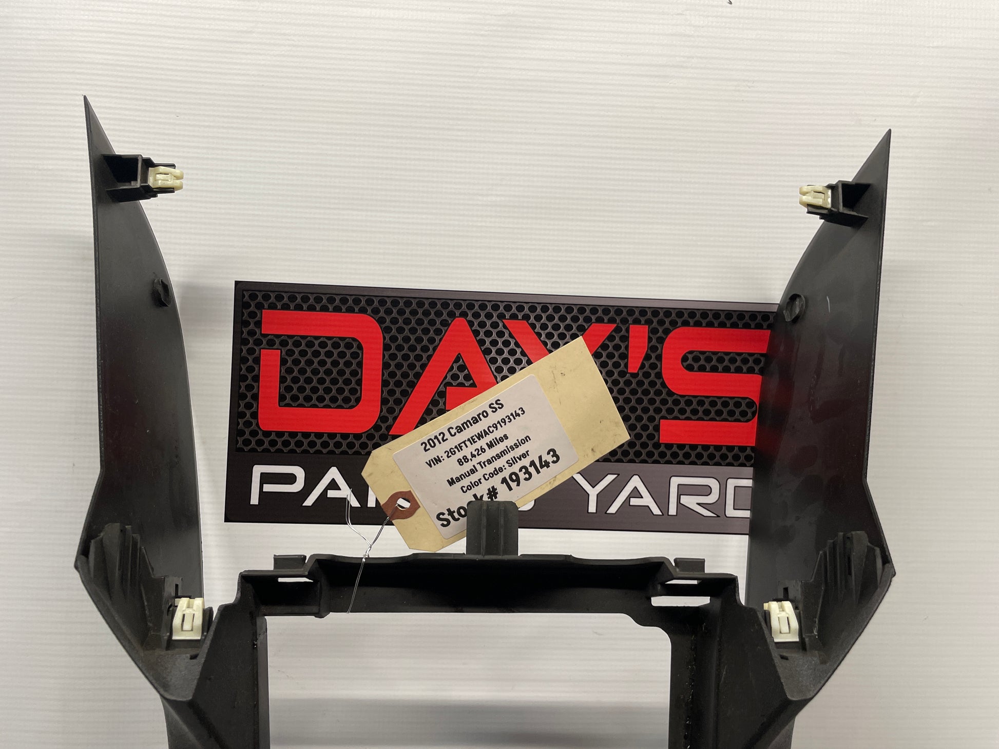 2012 Chevy Camaro SS Center Console Armrest w/ Side Trims Panels OEM - Day's Parts Yard