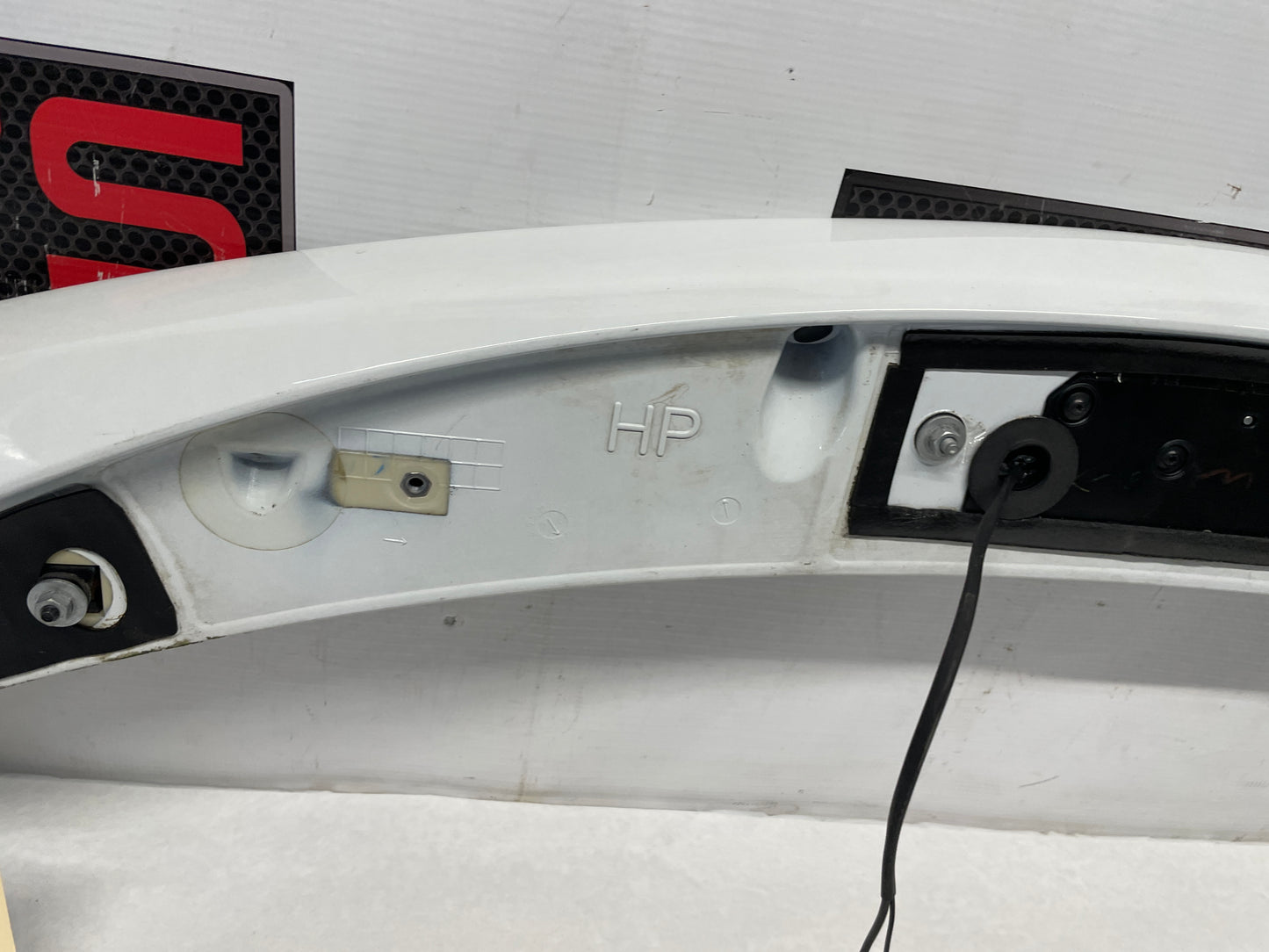 2014 Chevy Camaro ZL1 Convertible Trunk Deck Lid Spoiler Wing White OEM