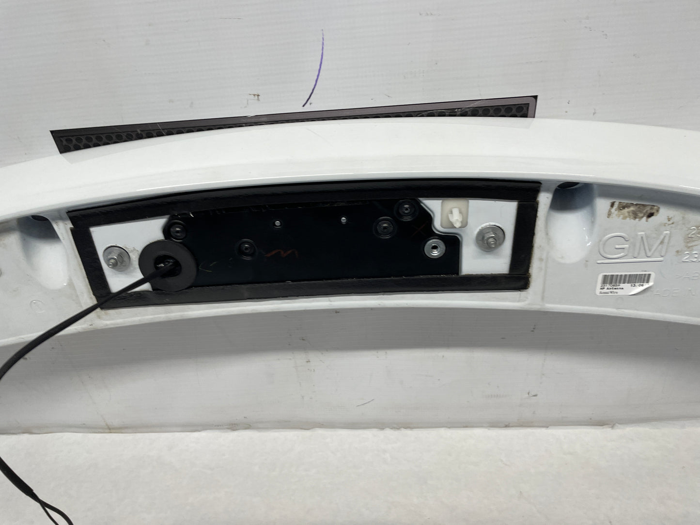 2014 Chevy Camaro ZL1 Convertible Trunk Deck Lid Spoiler Wing White OEM